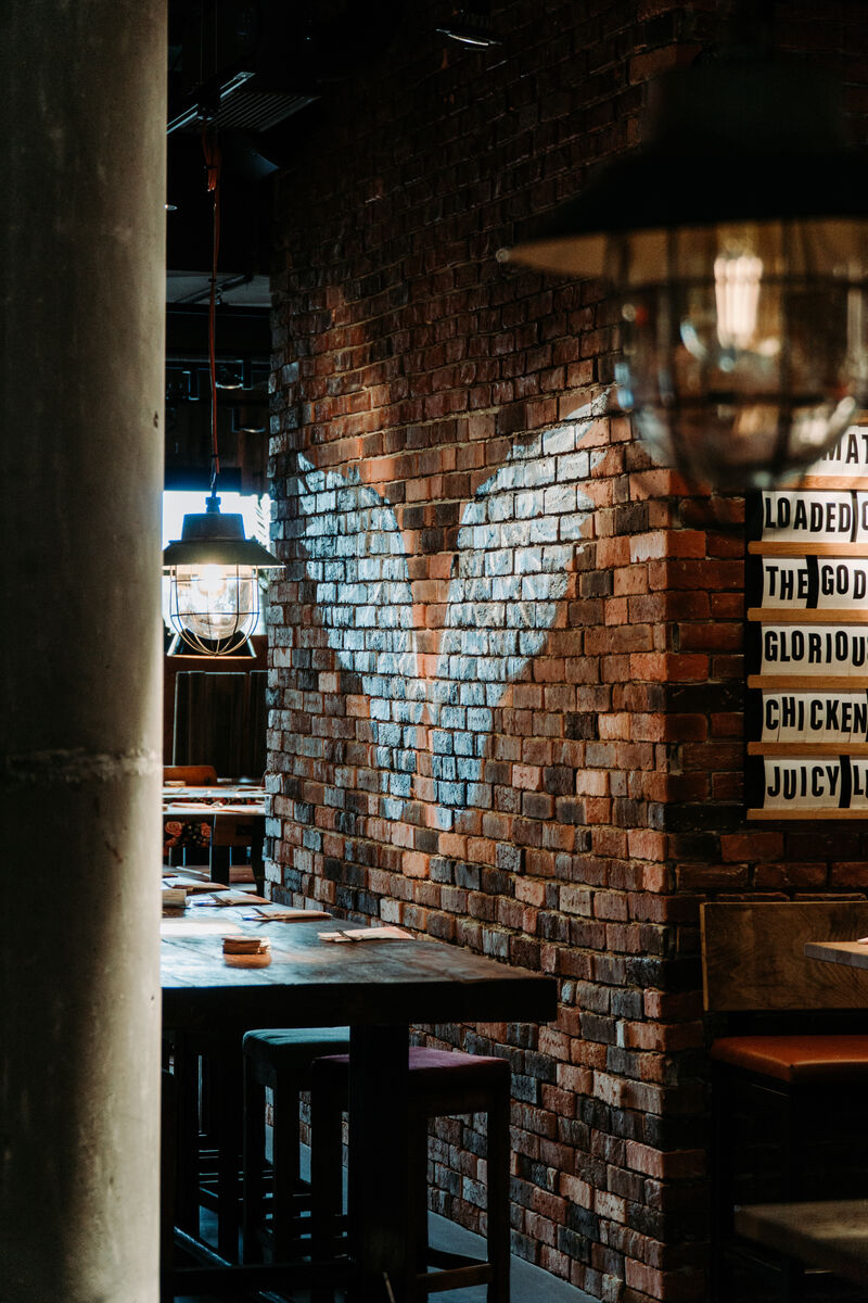 GLORIOUS BASTARDS / Europark Salzburg News Innenraumdesign